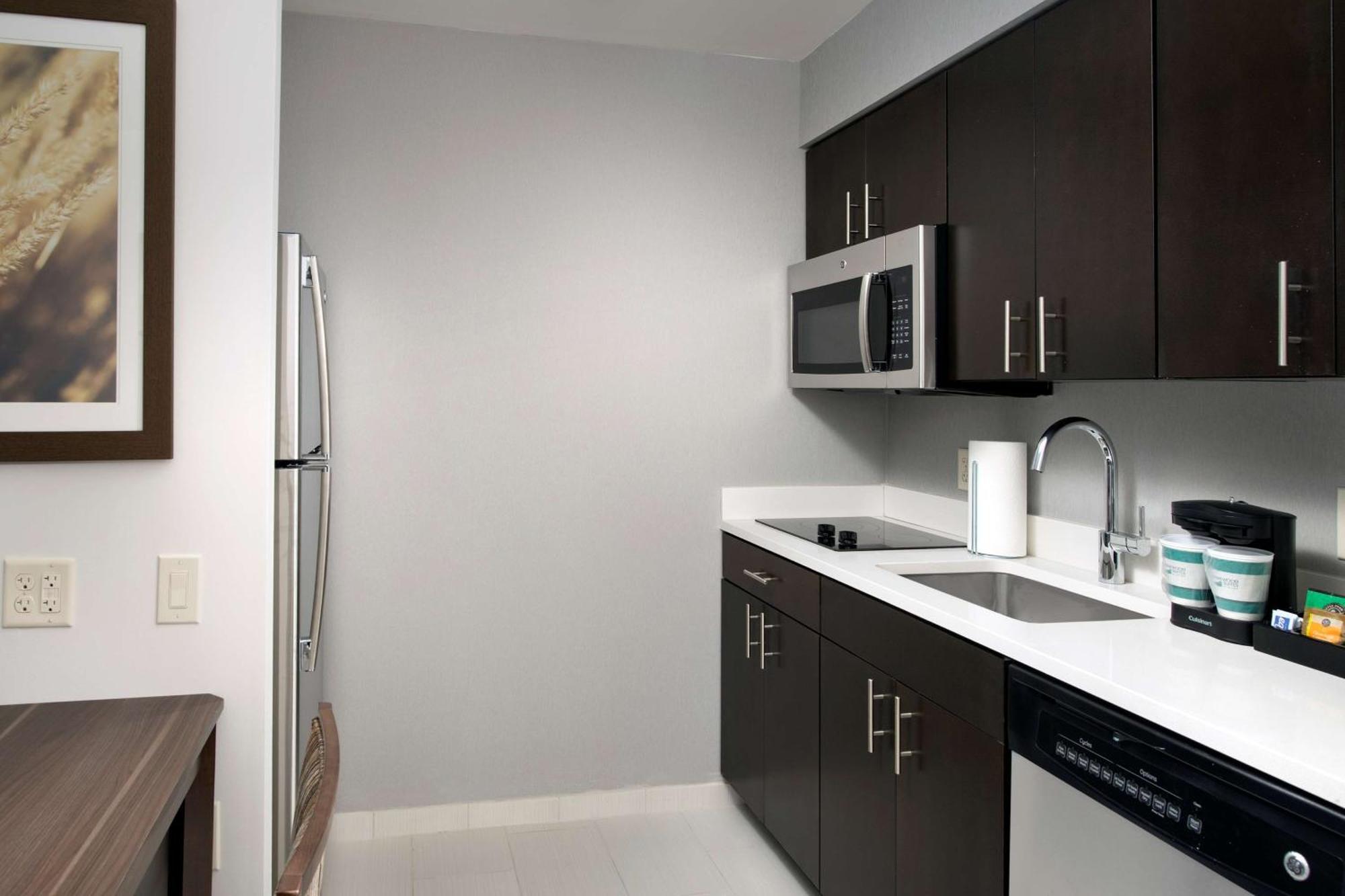 Homewood Suites By Hilton Kansas City Speedway Zewnętrze zdjęcie