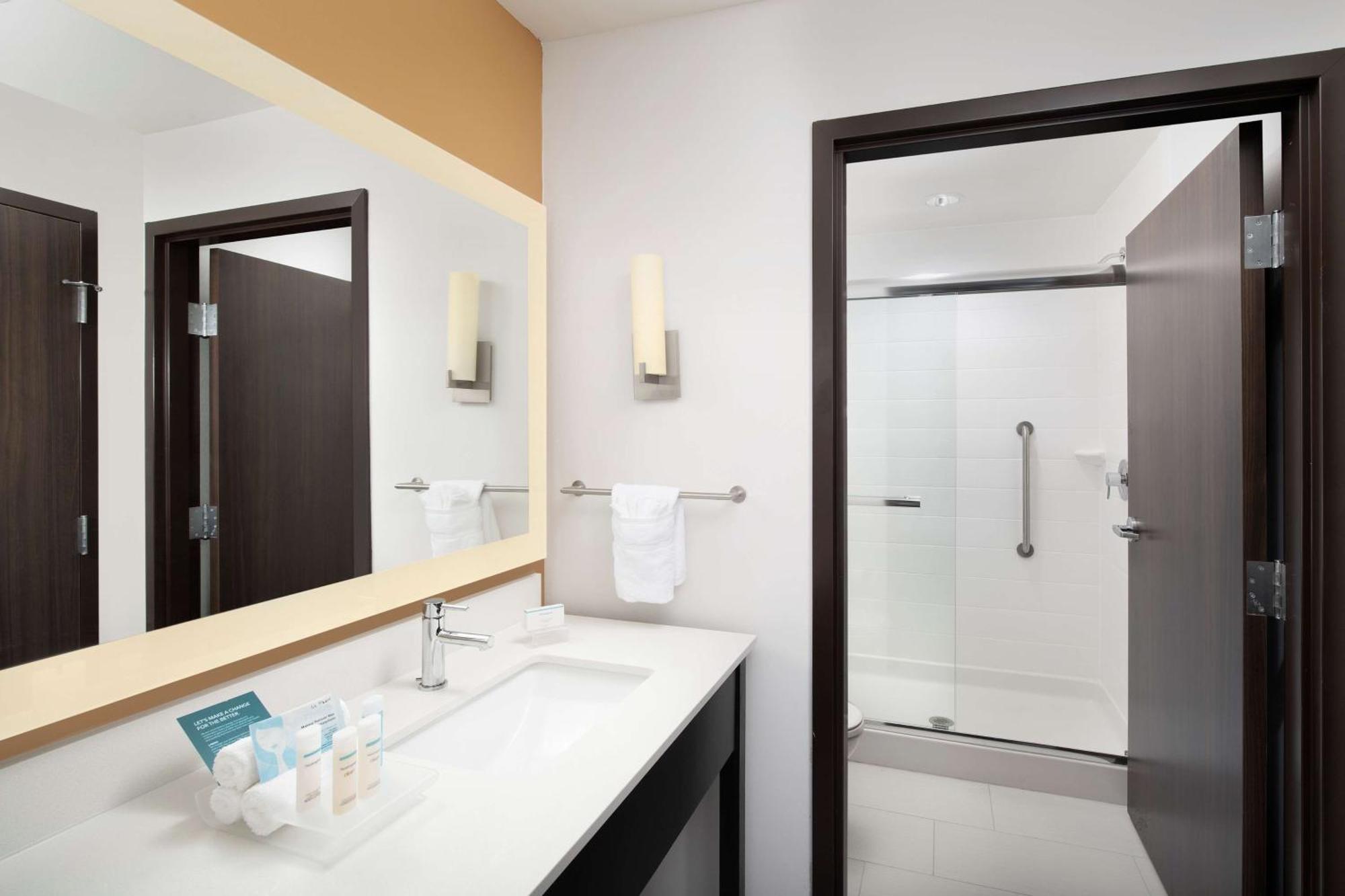 Homewood Suites By Hilton Kansas City Speedway Zewnętrze zdjęcie