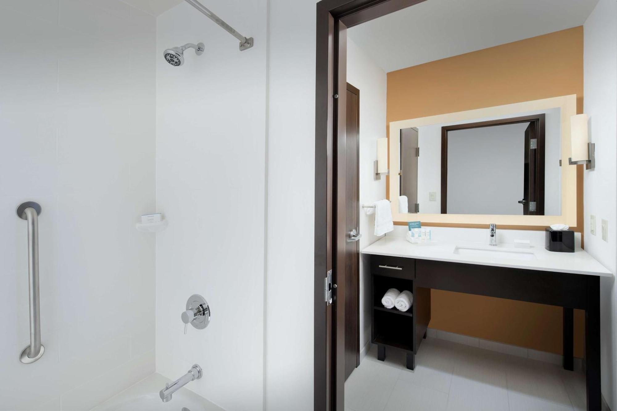 Homewood Suites By Hilton Kansas City Speedway Zewnętrze zdjęcie