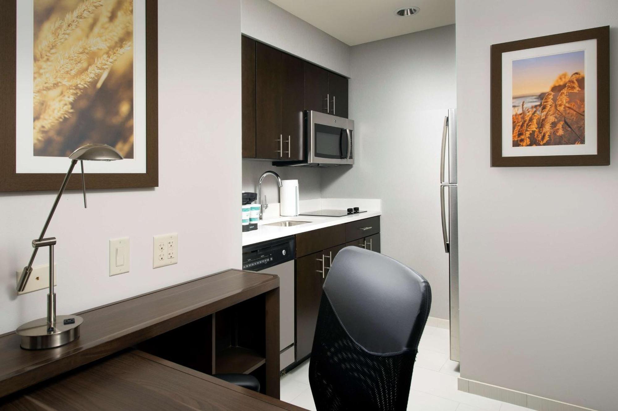 Homewood Suites By Hilton Kansas City Speedway Zewnętrze zdjęcie